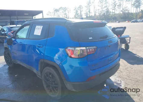 2024 Jeep Compass Latitude 4X4 z USA, uszkodzony, nr VIN 3C4NJDBN6RT103071